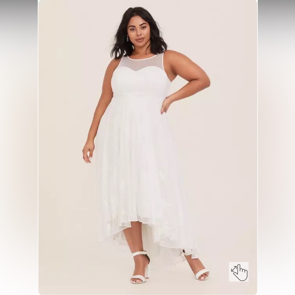 NWT Torrid Special Occasion Ivory Embroidered Hi-Lo
Dress Size 24 Wedding Bridal